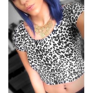 Black/white cheetah print crop top